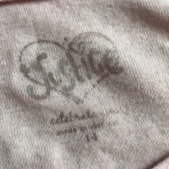 pink and white cat sledding shirt - Picture 3 of 3